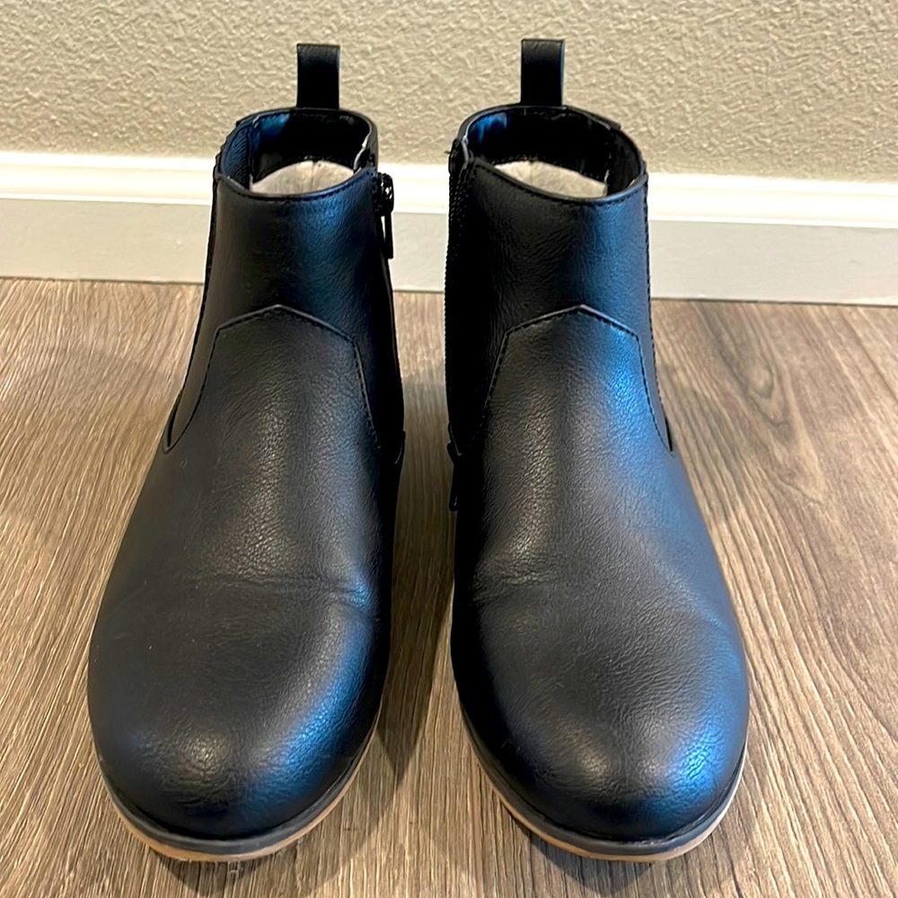 Cat & Jack Size 5 Big Girls Black Ankle Zipper Booties
